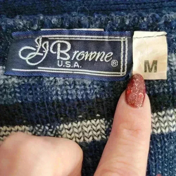 J.J. Browne Cardigan Sweater / Oversized, Blue Plaid/ Large Buttons / Size M - Picture 7 of 7